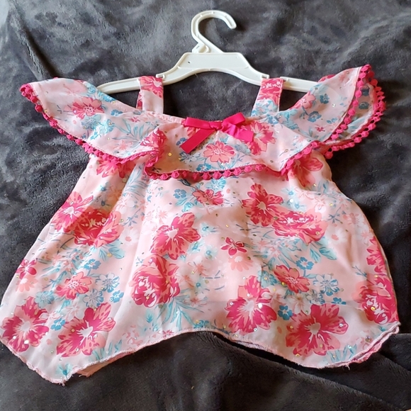 Pink flower top and pink short set - Picture 2 of 5